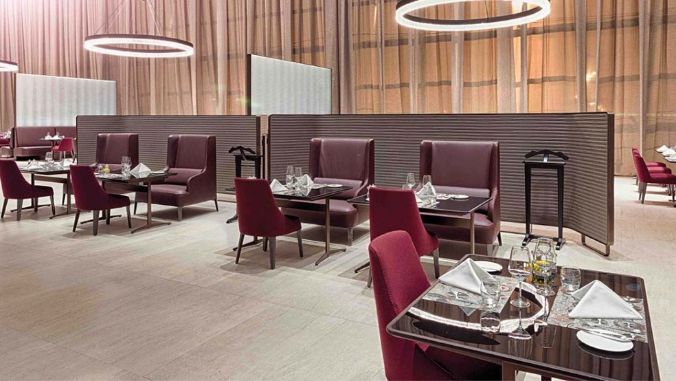 Qatar Airways Lounge : Doha Airport – Skytrax Ratings